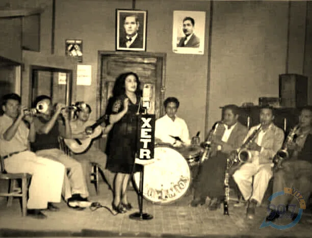 Músicos tocando en el estudio